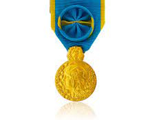 Médailles Scolaires En Bois Gravées Personnalisées 8cm Médaille Scolaire l Médailles  Enfants Médailles Académiques Médaille de l'enseignant Journée du sport  scolaire -  France